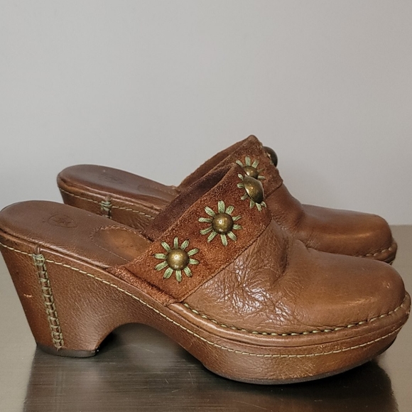 Ariat Shoes - Ariat leather clogs